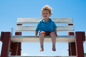 7 Benefits of Walking Barefoot for Children