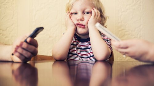 Your Cell Phone Addiction Hurts Your Child