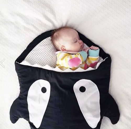 Your little one takes their covers off
