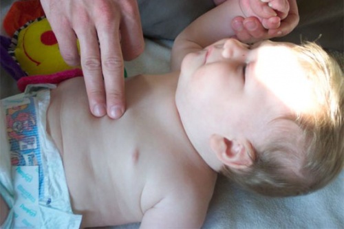 How to Perform CPR on a Baby