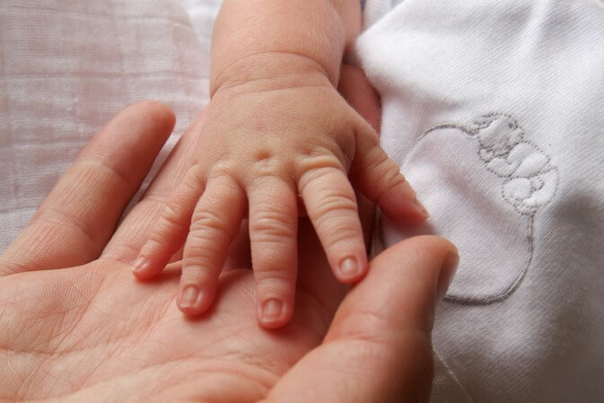Mother-alone-hand