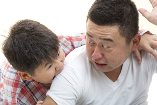 how to handle children who hit and bite