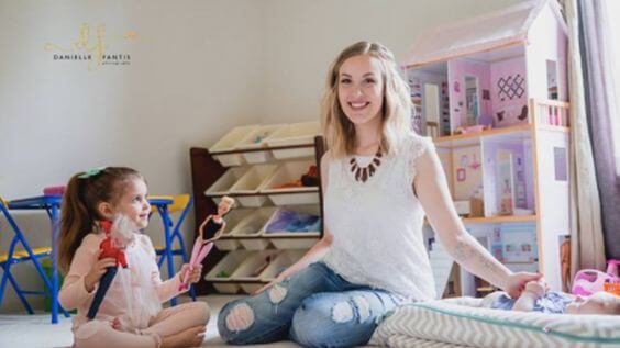 viral photo of mom with her child