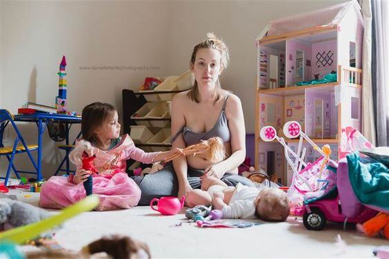 A Viral Photo Exposes the Illness that Mothers Do Not Talk About