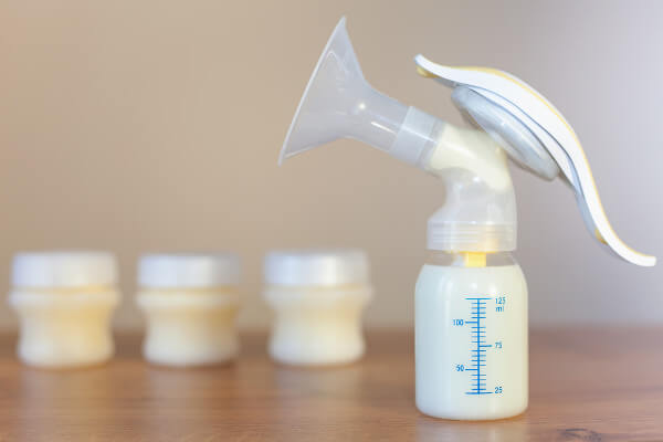 how to properly store breast milk