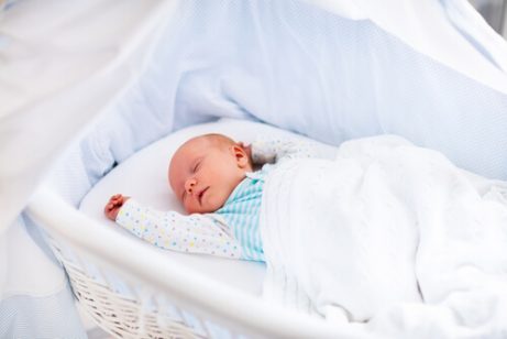 should newborn use pillow