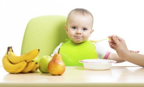 Baby's First Foods: How to Incorporate Solid Foods
