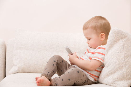 why young children shouldn't use smartphones