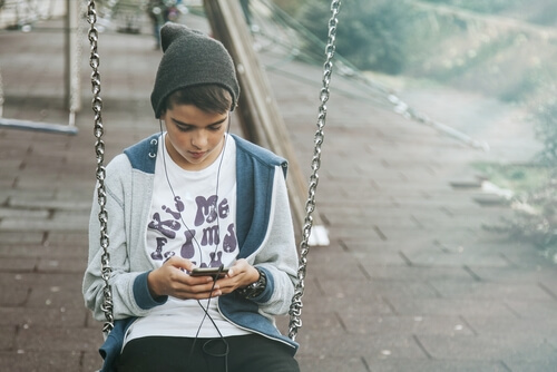 why we should regulate smartphone use among children