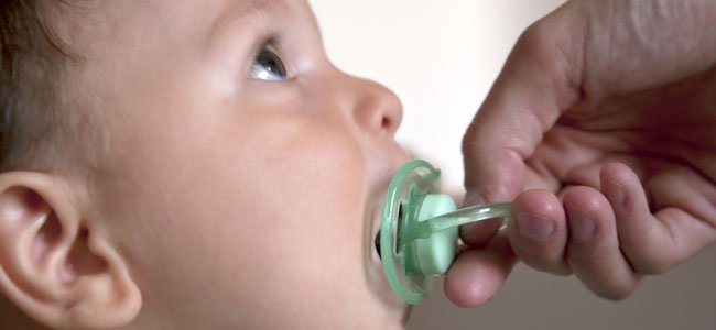 baby der får frataget sut