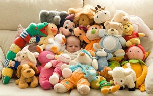 5 Tips to Avoid Giving Too Many Gifts to Your Child