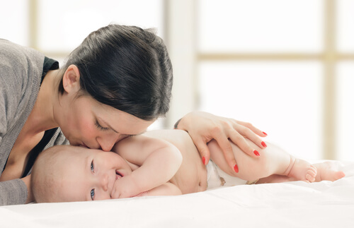8 Tips for Connecting With Your Baby