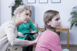 8 Traits of Overprotective Mothers