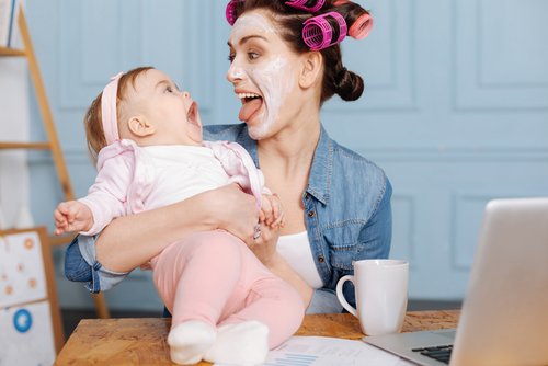 3 Ways to Entertain Your Baby throughout the Day