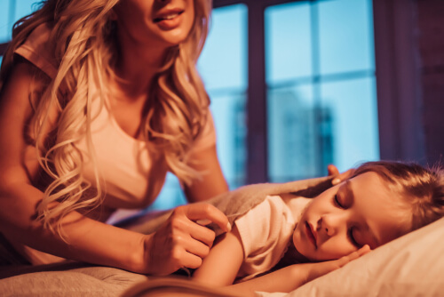 7 Things A Mother Secretly Does for Her Children