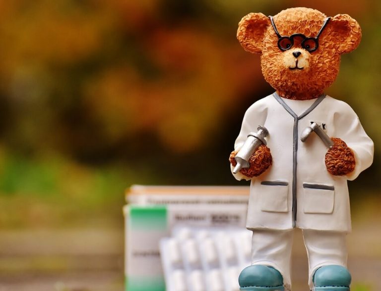 bamse i lægetøj