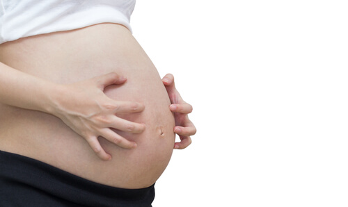 gravid der klør på sin mave