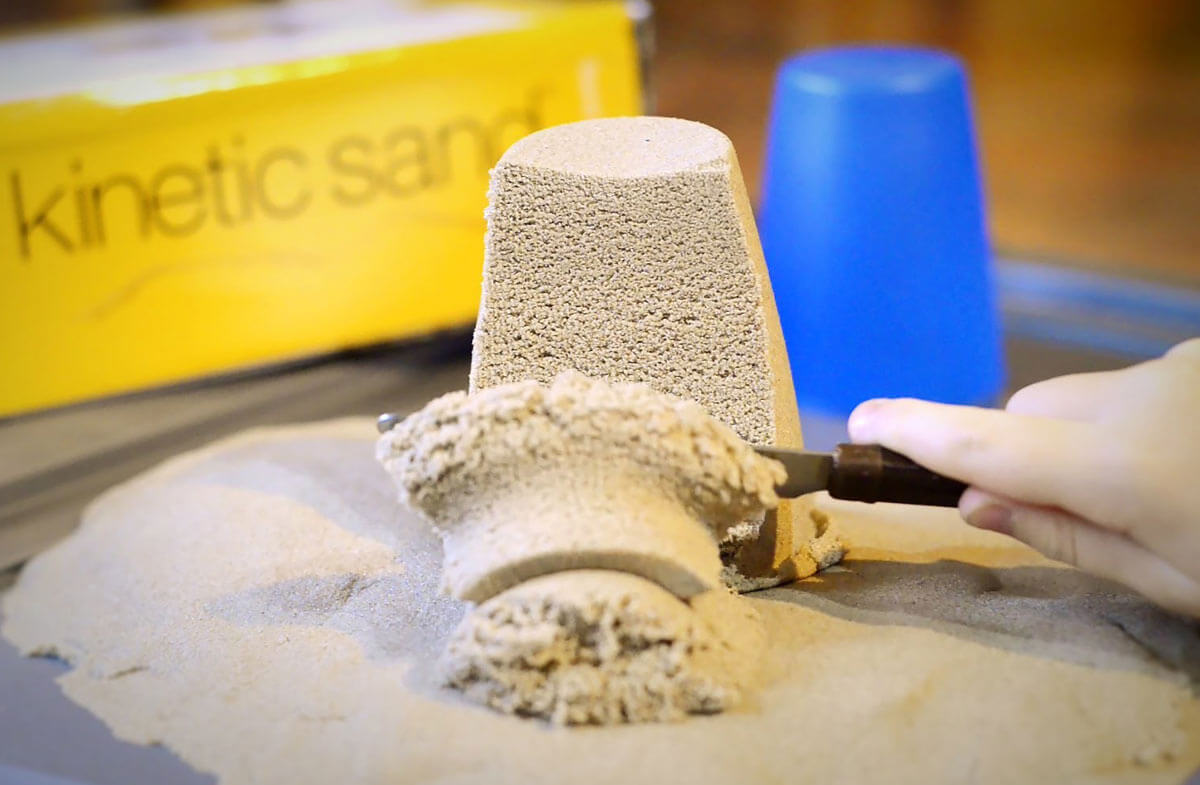 Let Your Kids Dig Their Hands into Magic Sand!