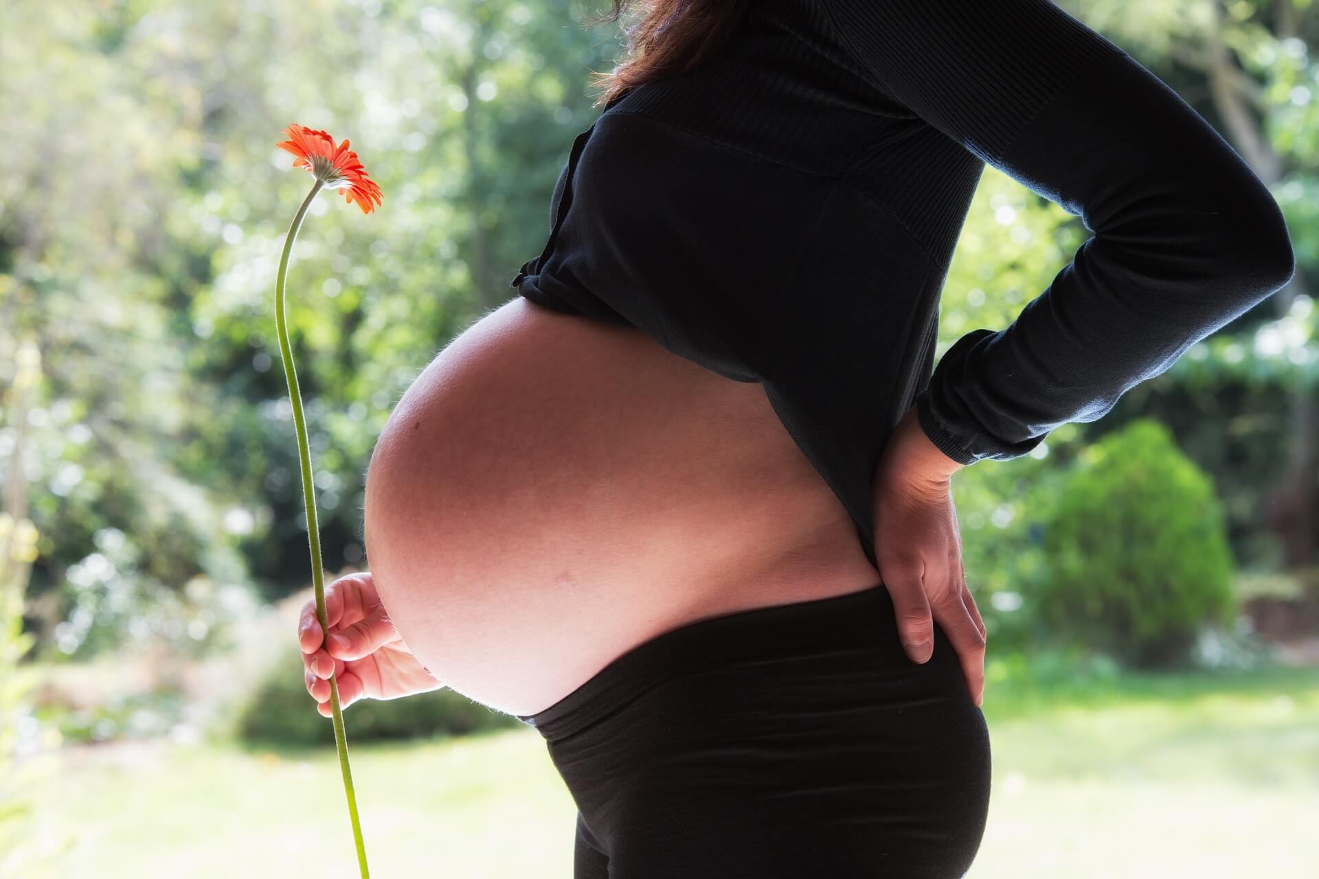 10 Natural Remedies to Induce Labor