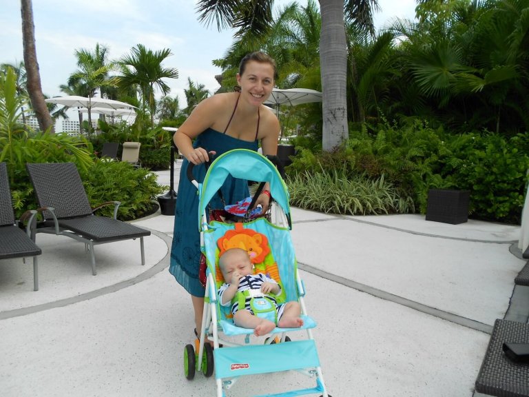 What Should You Pack in The Baby’s Stroller Bag?