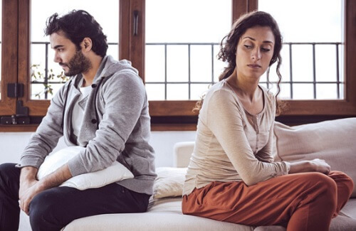 4 Signs of Postpartum Depression in Men