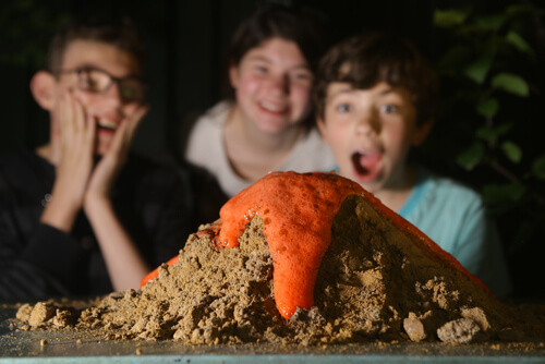 5 Exciting Experiments to Try with Your Children