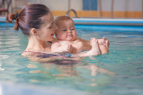 Benefits of Mom and Baby Swim Classes