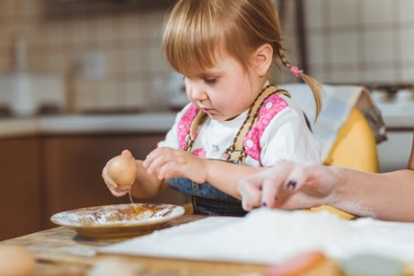 Should I Allow My Child to Play with Their Food?