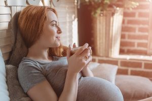 5 Natural Remedies to Advance Labor