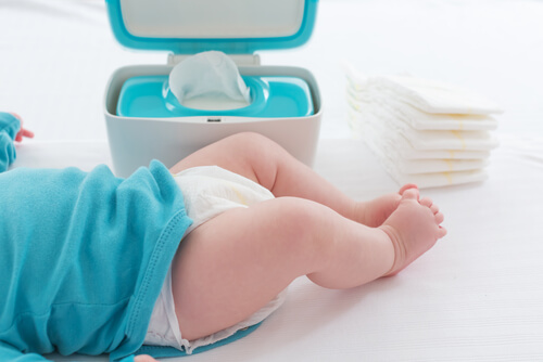 7 Mistakes We Make When Putting on a Baby's Diaper
