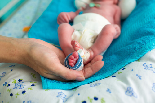 6 Guidelines for Caring for a Premature Baby