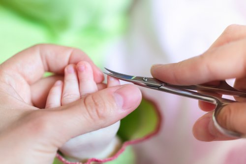 4 Tricks for Cutting Children's Fingernails