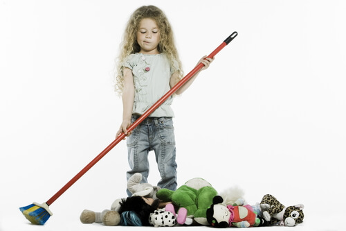 10 Tips to Teach Children to Organize Their Room