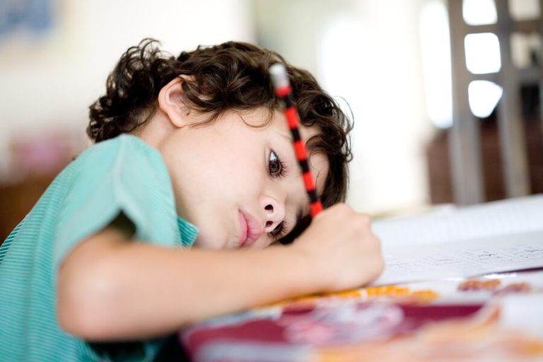 6 Tips to Teach Children to Do Their Homework on Their Own