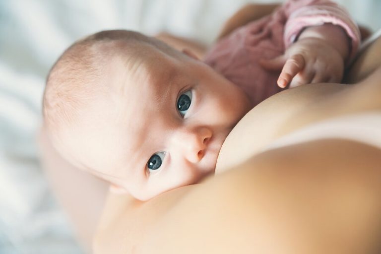 newborn chokes breastfeeding