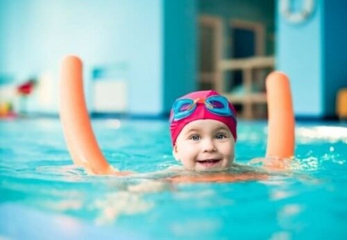 7 Tips to Teach Kids to Swim