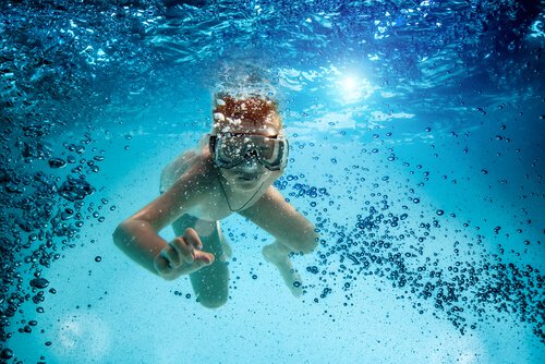 All The Benefits of Scuba Diving for Children