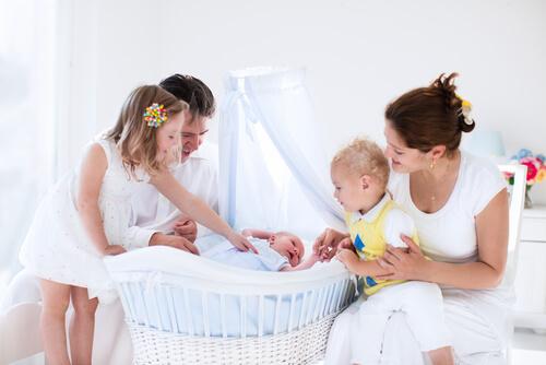 Mini Cots or Bassinets For Newborn Babies?