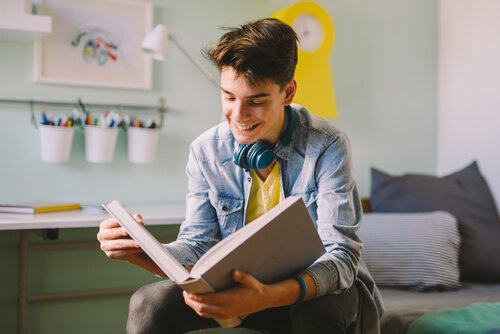 28 Questions to Open Up a Conversation With Your Child