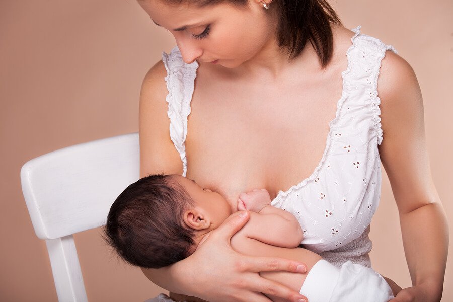 6 Breastfeeding Clothes You Need