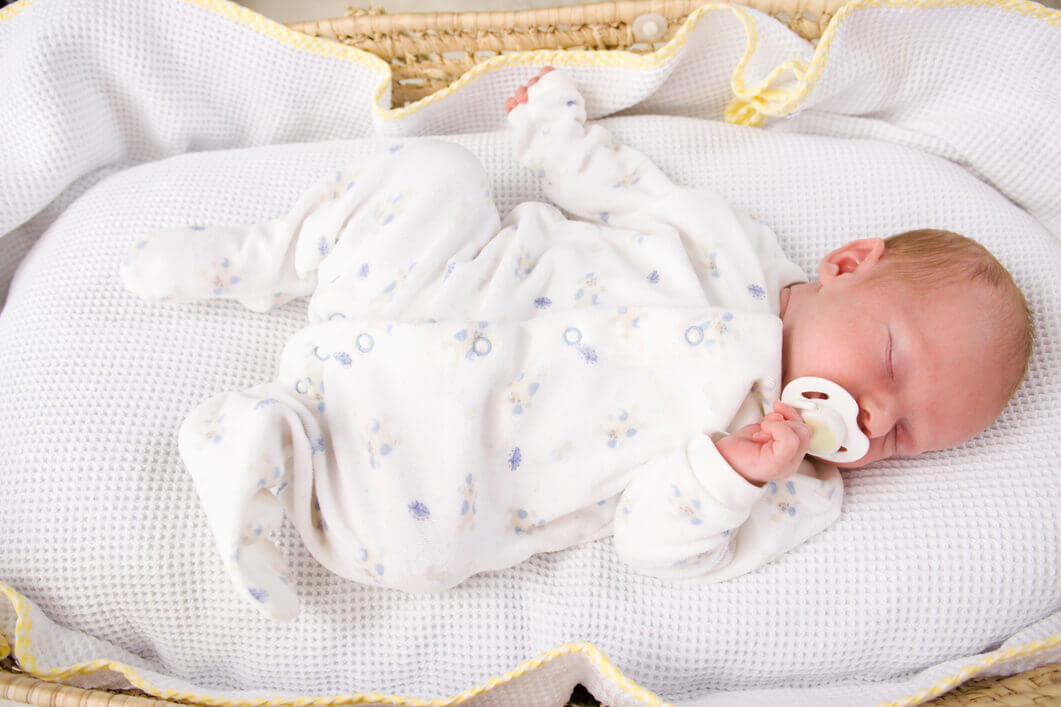 How Long Should Babies Sleep Before Feeding?