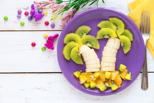 7 Ways to Make Fruit Appealing to Children