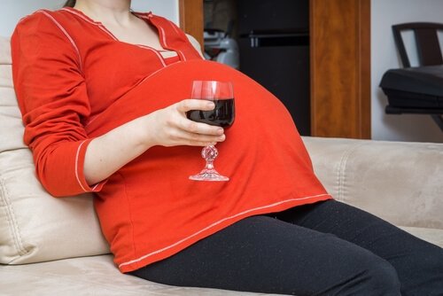What Is Fetal Alcoholism Syndrome and What Are the Consequences?