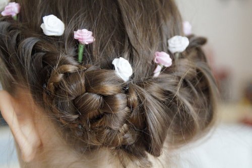 4 Hairstyles for Girls With Long Hair