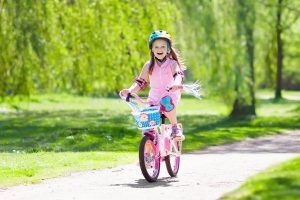The Benefits of Teaching Children How to Ride a Bike