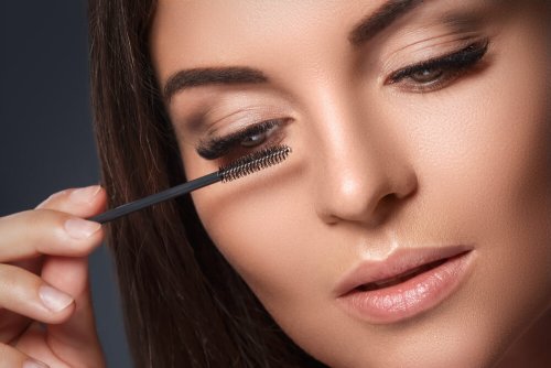 3 Ways to Quickly Put on Makeup