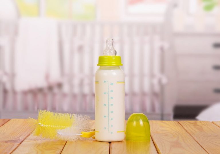 How to Properly Wash Baby Bottles