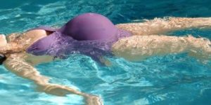 Best Swimsuits for Pregnant Women