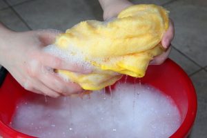6 Tricks to Remove Glue Stains From Furniture