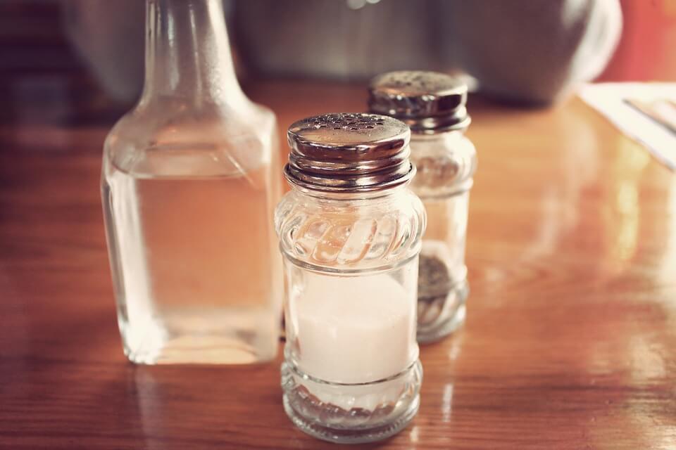 6 Tricks to Remove Glue Stains From Furniture